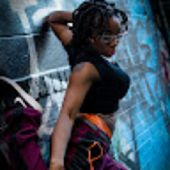 Meet your Posher, Nakababiii - Picture 1 of 1